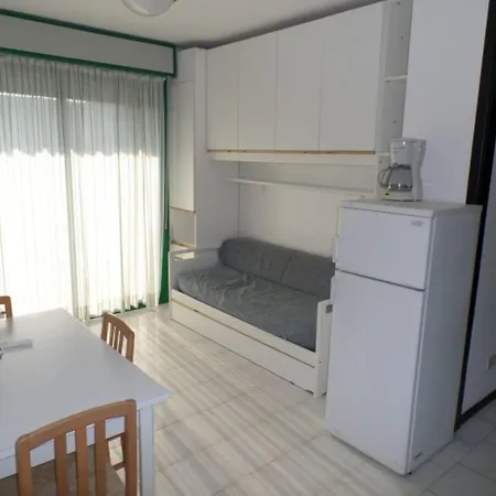 Apartment Spacious Two-bedroom Flat In The Heart Of