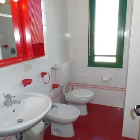 Spacious Two-bedroom Flat In The Heart Of Apartment *