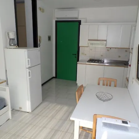 Apartment Spacious Two-bedroom Flat In The Heart Of